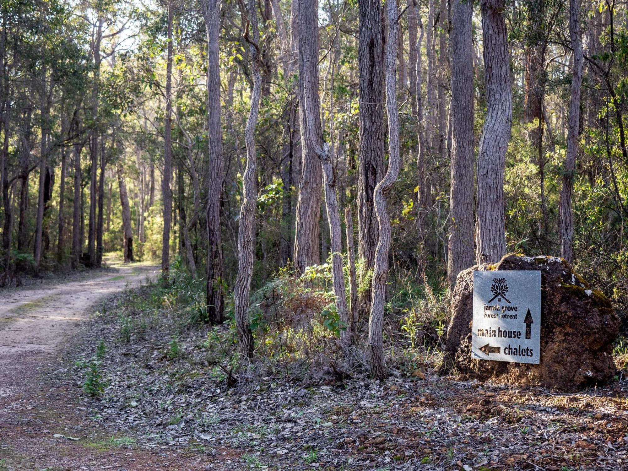 Jarrah Grove Forest Retreat - Adults Only Luxury Chalet Rosa Glen Экстерьер фото