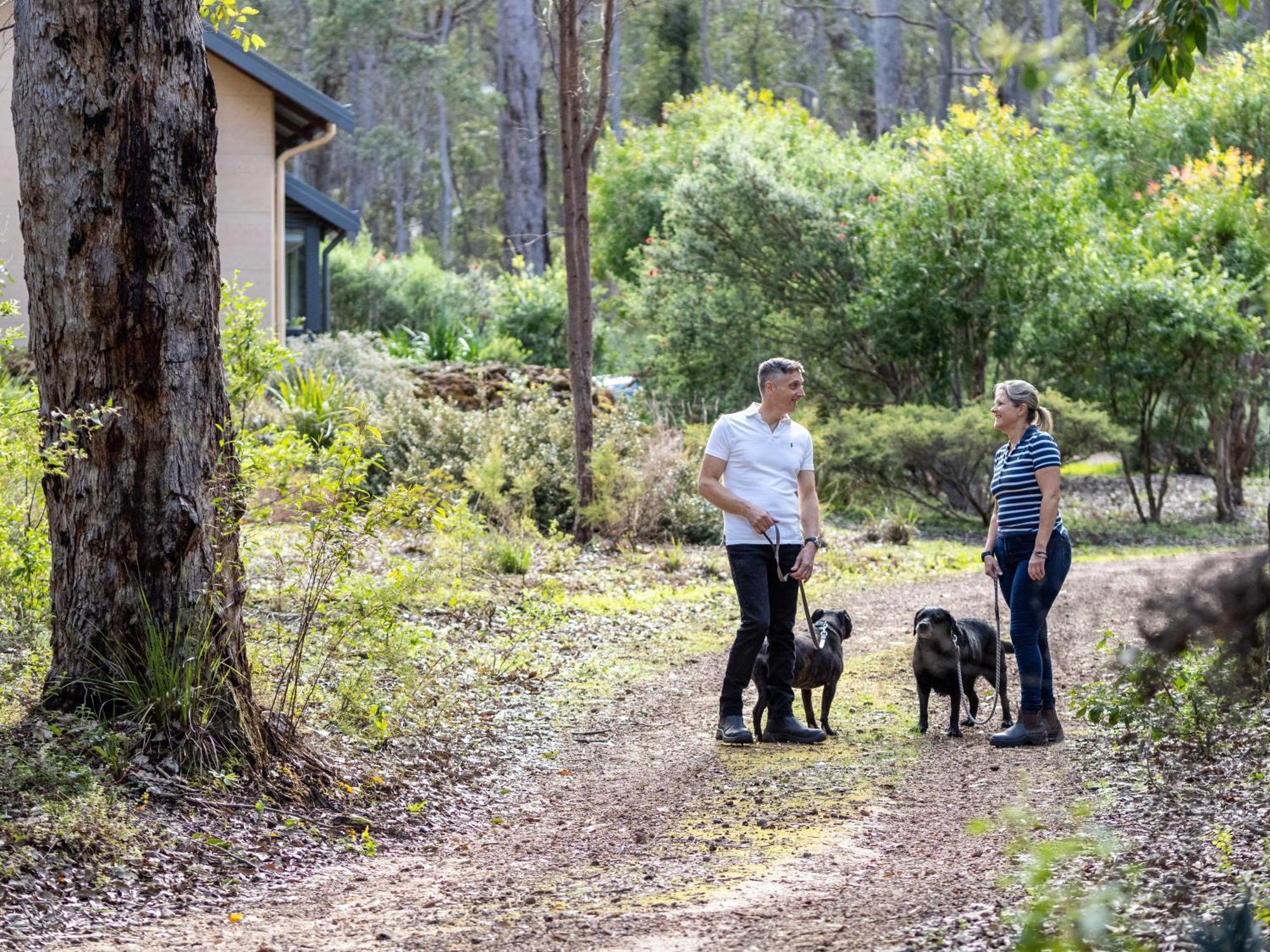 Jarrah Grove Forest Retreat - Adults Only Luxury Chalet Rosa Glen Экстерьер фото