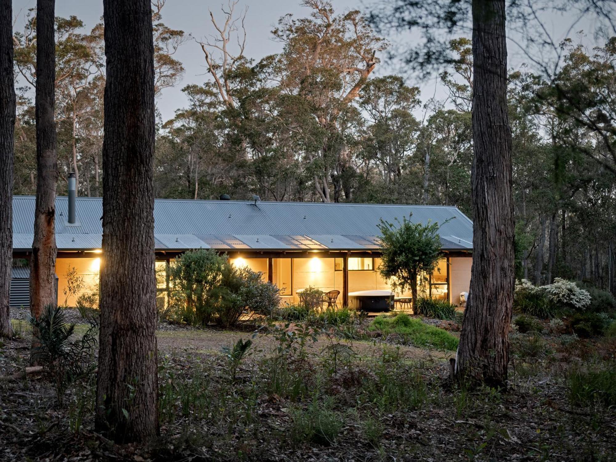 Jarrah Grove Forest Retreat - Adults Only Luxury Chalet Rosa Glen Экстерьер фото