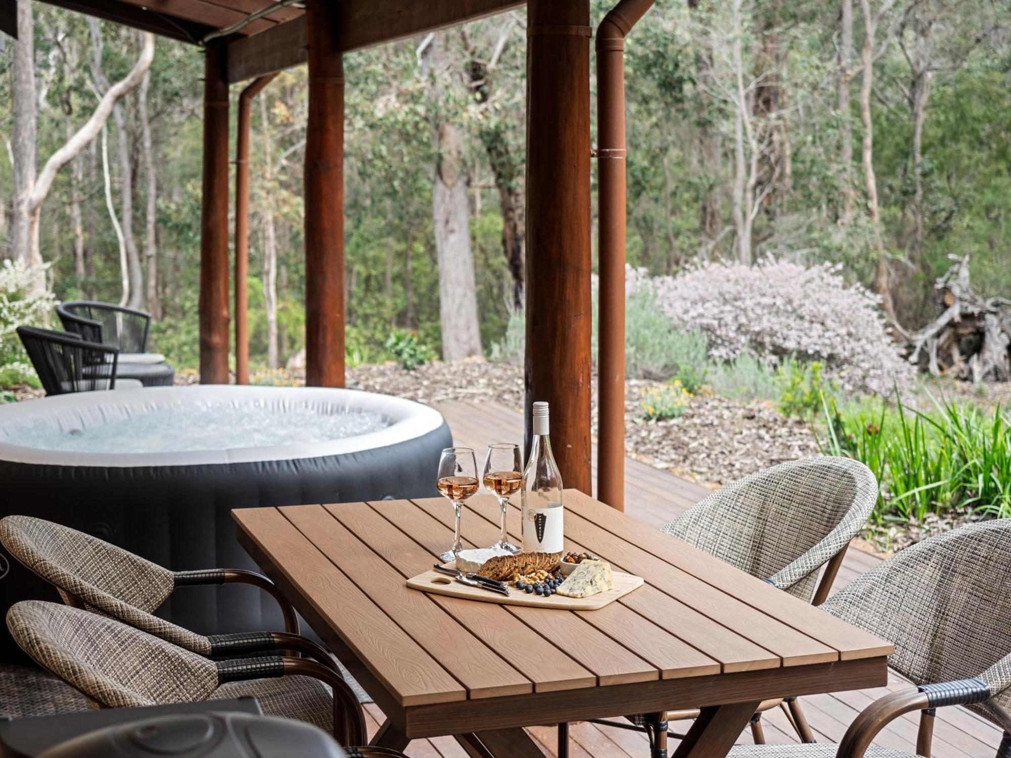 Jarrah Grove Forest Retreat - Adults Only Luxury Chalet Rosa Glen Экстерьер фото